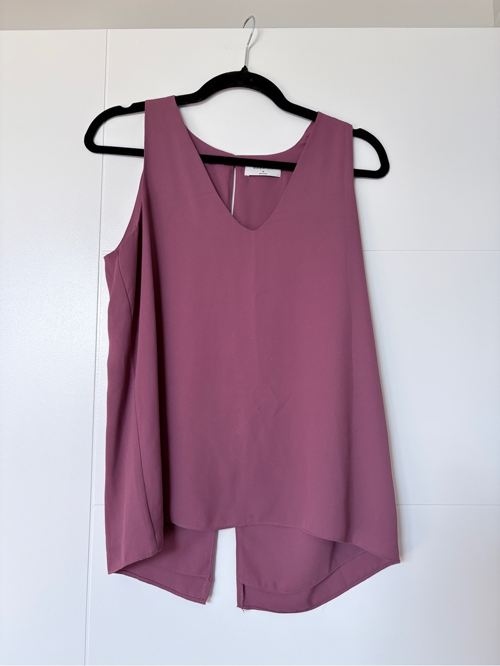 Babaton Sleeveless V-Neck Blouse in Dusty Rose